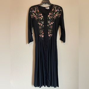 Vintage 90s Black Floral Embroidery Button Up Dress size Medium